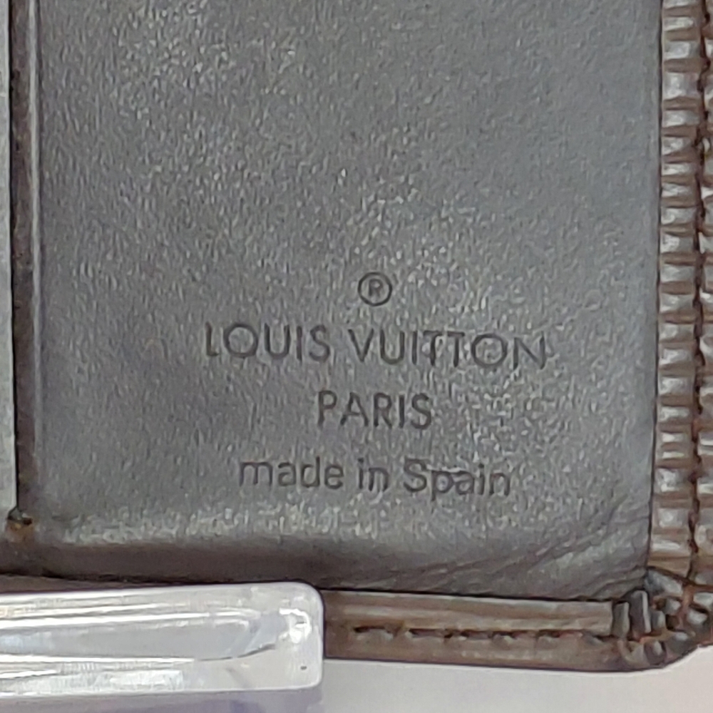 Louis Vuitton Epi Leather Bifold Wallet - Picture 8 of 16